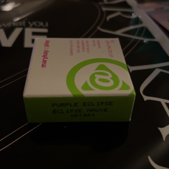 Marykay at play eyeshadow - Picture 2 of 4